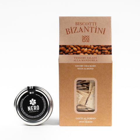 Idea Aperitivo: Biscotti salati alle mandorle Bio 180g e crema di aglio nero Nerofermento 70g